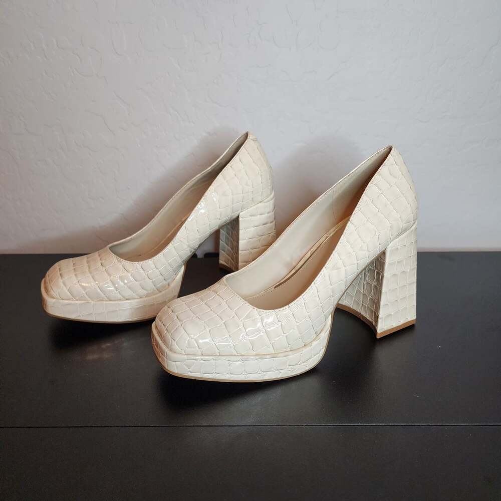 Kenneth Cole New York Women's Bri Platform Pumps Ecru Size 8.5M